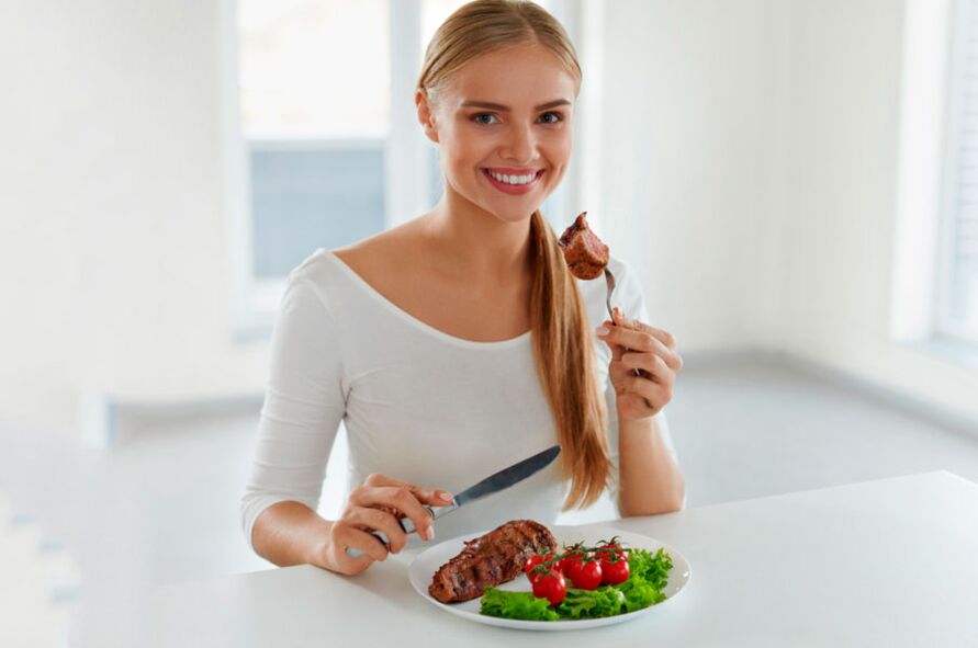 Durante la fase alternata della dieta Dukan è necessario mangiare piatti proteici e vegetali